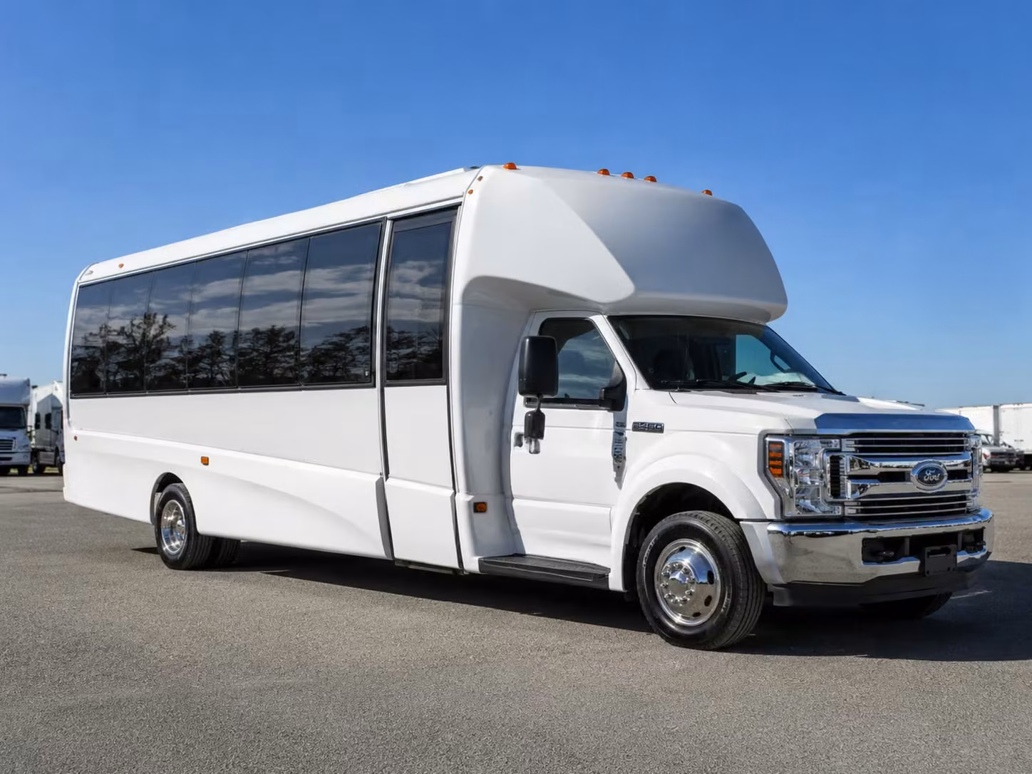 conroe 15 passenger minibus rental