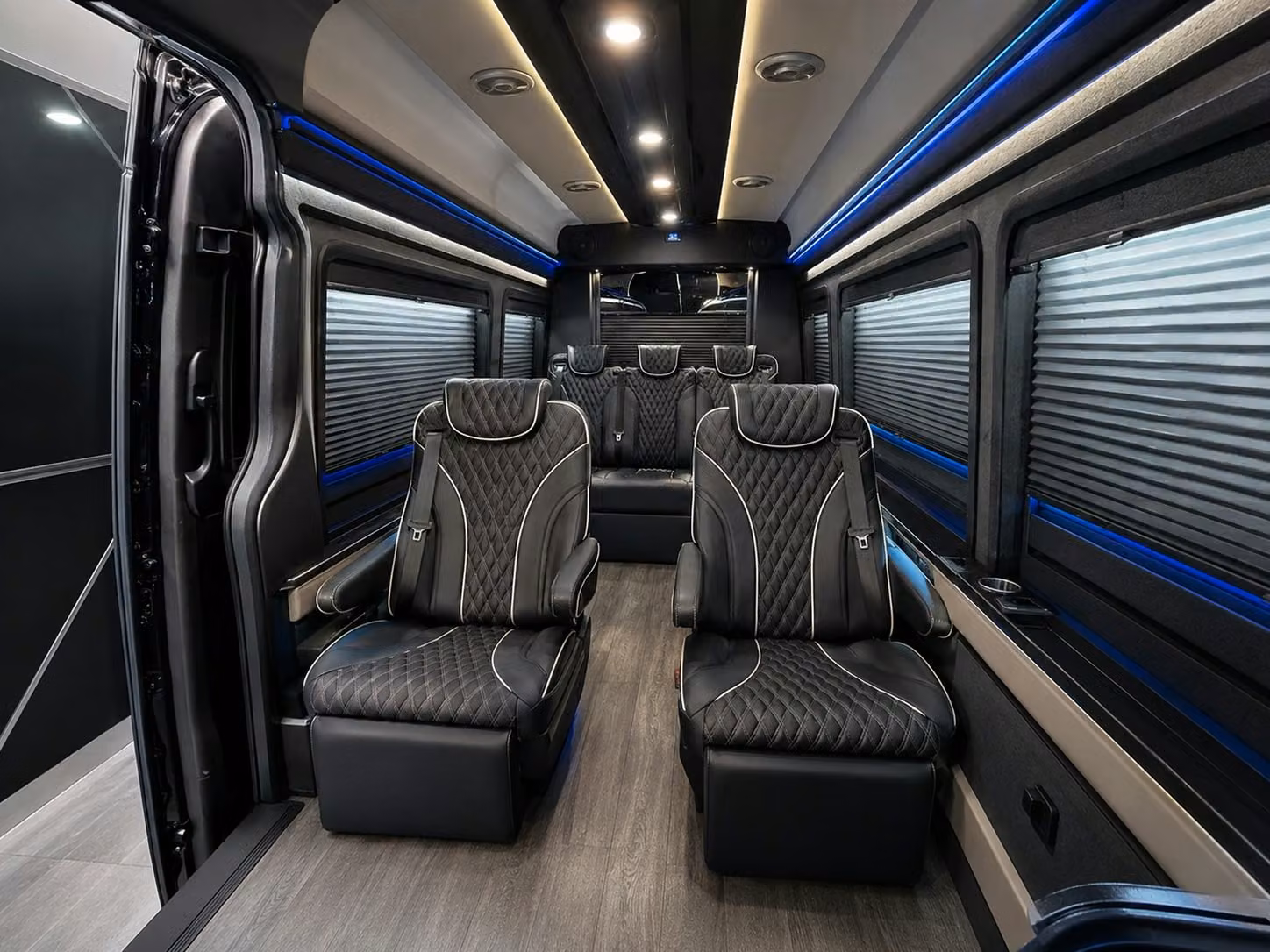 finding group transportation to the airport just got easier for conroe travelers
